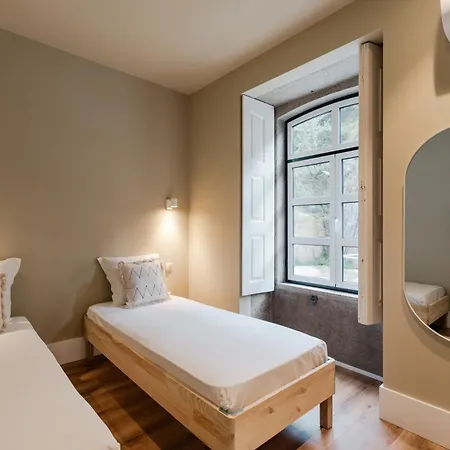 Estacao De Mosteiro, Next Stop - By Rowdhouses *