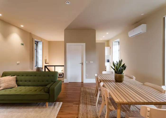 Estacao De Mosteiro, Next Stop - By Rowdhouses *